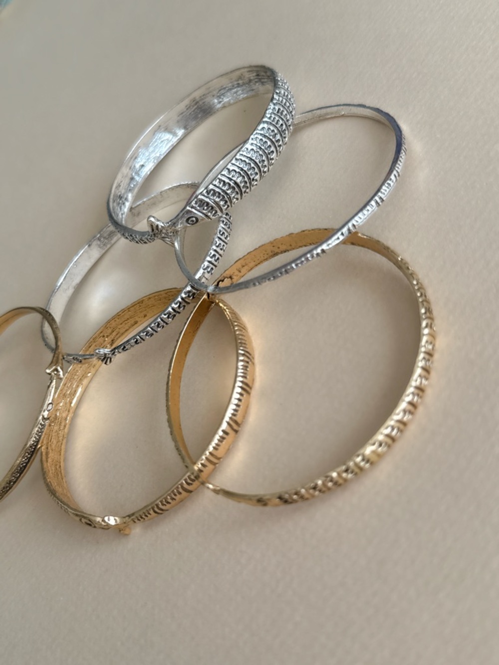 Fish Motif Bangle Set N2132 - Picture 8 of 9